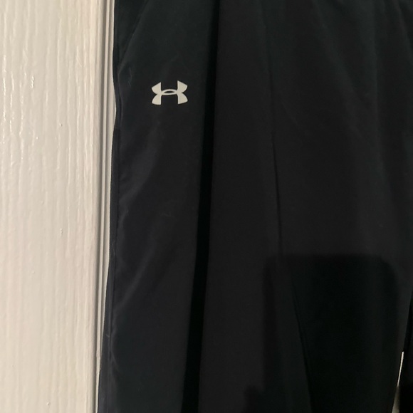 under Armour lightweight pants - Picture 3 of 6